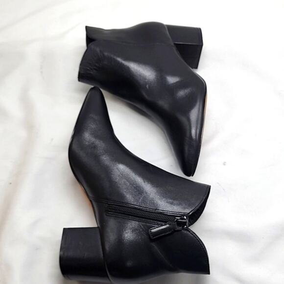 COLE HAAN ELYSE BLACK 100% LEATHER BOOTIES LADIES 6.5 NWOB - Picture 8 of 16